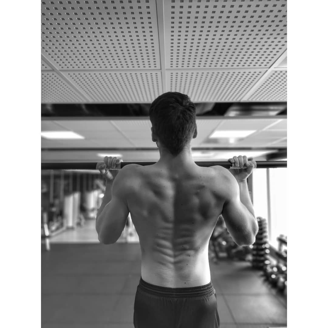 pull up vs chin up